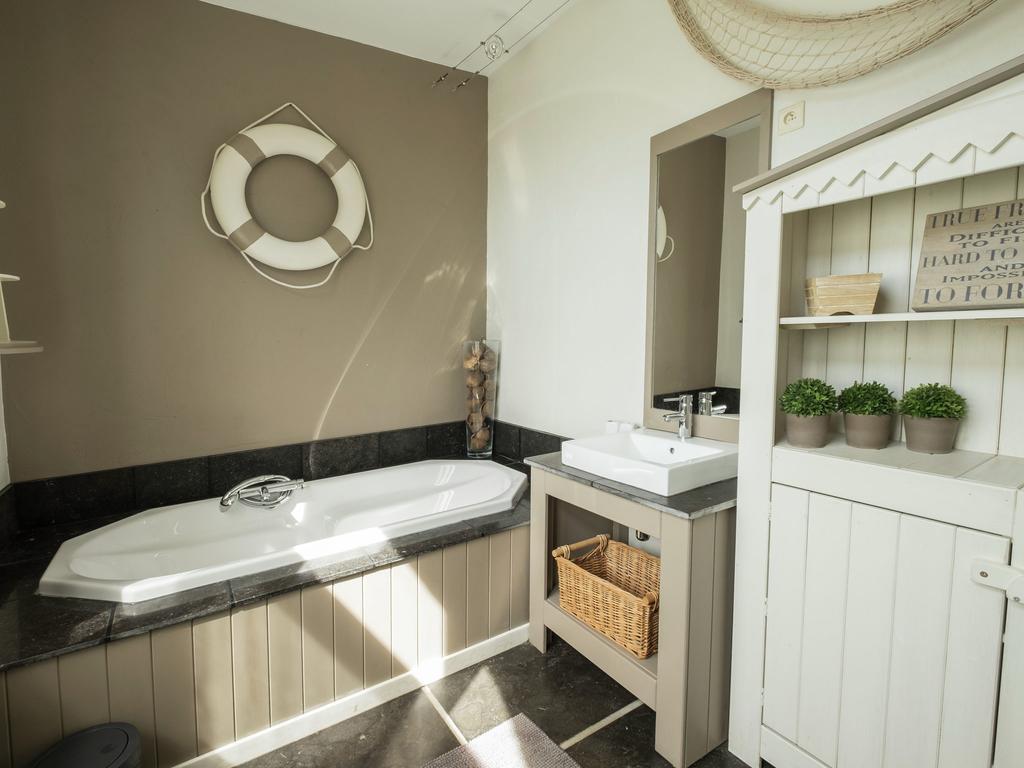 Modern Mansion In Hasti Re Par Del With Pool Villa Hastiere-par-dela Ngoại thất bức ảnh